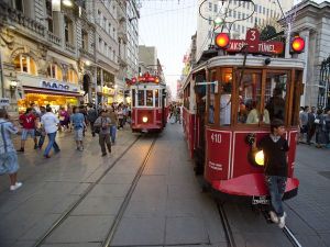 03-istanbul-streetcar_24470_600x450